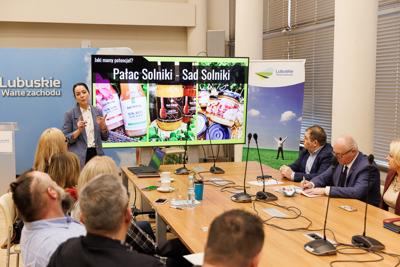 5 lutego w Sali Prasowej rozmawialiśmy o nowej inicjatywie – tworzeniu szlaków kulinarnych w naszym regionie. To szansa na promocję lokalnych smaków i tradycji, ale też impuls dla turystyki i rozwoju małych producentów.