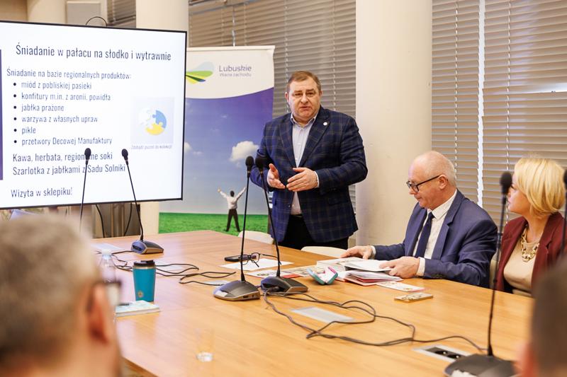5 lutego w Sali Prasowej rozmawialiśmy o nowej inicjatywie – tworzeniu szlaków kulinarnych w naszym regionie. To szansa na promocję lokalnych smaków i tradycji, ale też impuls dla turystyki i rozwoju małych producentów.