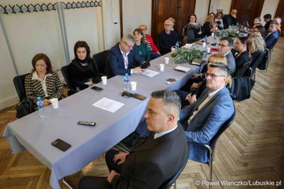 Spotkanie wicemarszałka województwa lubuskiego Sebastiana Ciemnoczołowskiego z przedstawicielami lubuskich jednostek ochrony zdrowia.