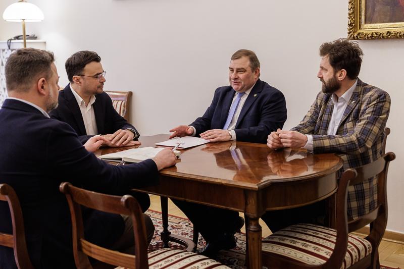 Wicemarszałek województwa lubuskiego Grzegorz Potęga spotkał się w Ministerstwie Kultury i Dziedzictwa Narodowego z wiceministrem Maciejem Wróblem