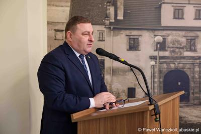 Wicemarszałek Województwa Lubuskiego Grzegorz Potęga przemawia na Konwencie Starostów Województwa Lubuskiego w Nowej Soli