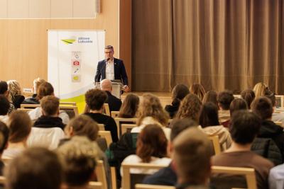      LUBUSKIE OBCHODY OGÓLNOPOLSKIEGO DNIA TRANSPLANTACJI 

26 stycznia obchodzimy ogólnopolski dzień transplantacji, ustanowiony z okazji pierwszego udanego przeszczepu nerki w 1966 roku w I Klinice Chirurgicznej Akademii Medycznej w Warszawie. Lubuskie obchody zostały przeniesione na 19 lutego br. z uwagi na okres ferii zimowych
