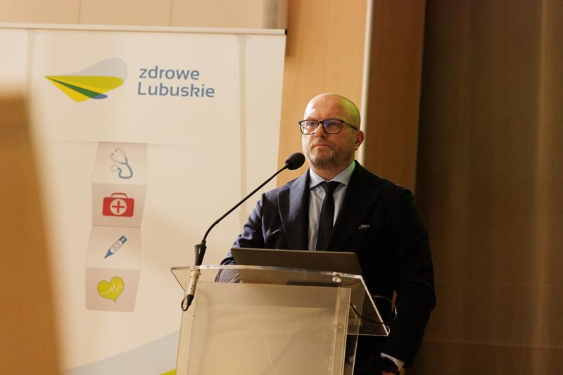LUBUSKIE OBCHODY OGÓLNOPOLSKIEGO DNIA TRANSPLANTACJI 

26 stycznia obchodzimy ogólnopolski dzień transplantacji, ustanowiony z okazji pierwszego udanego przeszczepu nerki w 1966 roku w I Klinice Chirurgicznej Akademii Medycznej w Warszawie. Lubuskie obchody zostały przeniesione na 19 lutego br. z uwagi na okres ferii zimowych