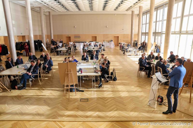 Regionalny panel ekspercki, w Urzędzie Marszałkowskim w Zielonej Górze, dot. projektu Zintegrowana Sieć Kolejowa