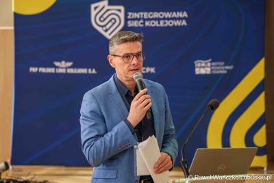 Wicemarszałek Województwa Lubuskiego Sebastian Ciemnoczołowski przemawia do uczestników regionalnego panelu eksperckiego dot. projektu Zintegrowana Sieć Kolejowa