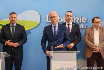Uczestnicy konferencji prasowej poświęconej sektorowi badań kosmicznych