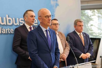 Uczestnicy konferencji prasowej poświęconej sektorowi badań kosmicznych
