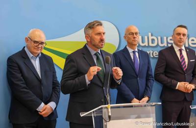 Uczestnicy konferencji prasowej poświęconej sektorowi badań kosmicznych