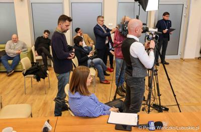 Uczestnicy konferencji prasowej poświęconej sektorowi badań kosmicznych