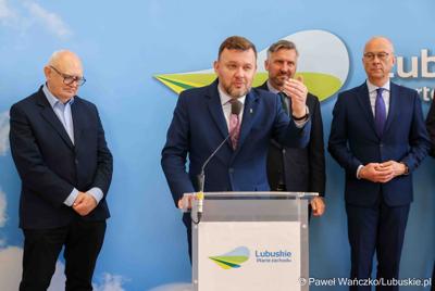 Uczestnicy konferencji prasowej poświęconej sektorowi badań kosmicznych