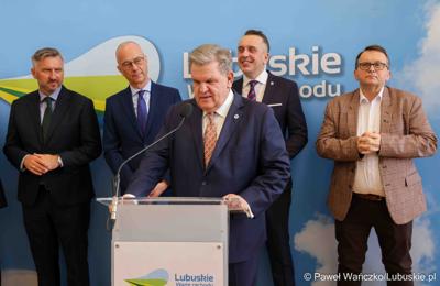Uczestnicy konferencji prasowej poświęconej sektorowi badań kosmicznych