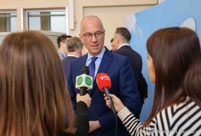 Uczestnicy konferencji prasowej poświęconej sektorowi badań kosmicznych