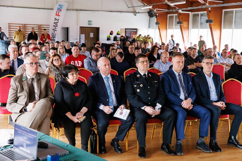 Urząd Marszałkowski Województwa Lubuskiego konsekwentnie wspiera Ochotnicze Straże Pożarne, zapewniając środki na rozwój i modernizację jednostek. Podczas spotkania omówiono możliwości finansowania OSP