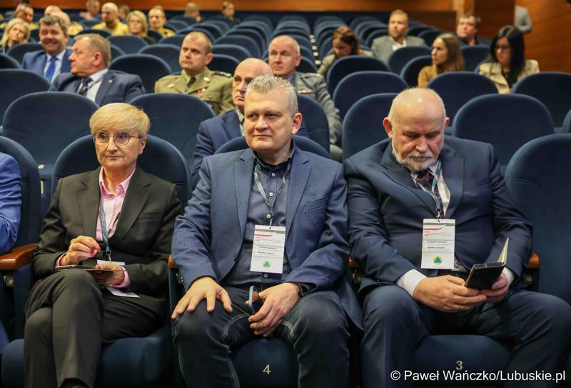 Uczestnicy konferencji pn. Współczesne wyzwania dla ochrony ludności, w Akademii im. Jakuba z Paradyża w Gorzowie Wlkp.