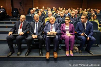 Uczestnicy konferencji pn. Współczesne wyzwania dla ochrony ludności, w Akademii im. Jakuba z Paradyża w Gorzowie Wlkp. 