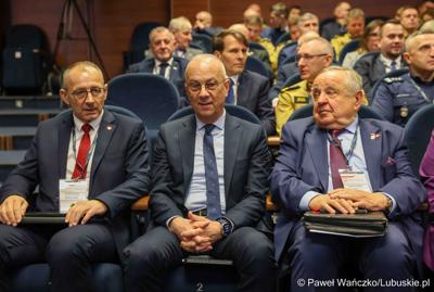 Uczestnicy konferencji pn. Współczesne wyzwania dla ochrony ludności, w Akademii im. Jakuba z Paradyża w Gorzowie Wlkp. 
