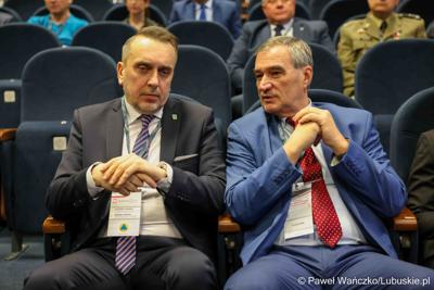 Uczestnicy konferencji pn. Współczesne wyzwania dla ochrony ludności, w Akademii im. Jakuba z Paradyża w Gorzowie Wlkp. 