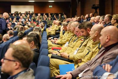 Uczestnicy konferencji pn. Współczesne wyzwania dla ochrony ludności, w Akademii im. Jakuba z Paradyża w Gorzowie Wlkp. 