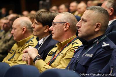Uczestnicy konferencji pn. Współczesne wyzwania dla ochrony ludności, w Akademii im. Jakuba z Paradyża w Gorzowie Wlkp. 