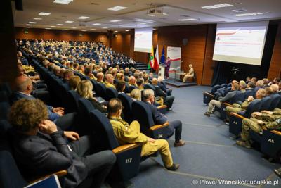Uczestnicy konferencji pn. Współczesne wyzwania dla ochrony ludności, w Akademii im. Jakuba z Paradyża w Gorzowie Wlkp. 