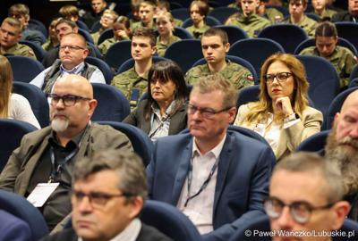 Uczestnicy konferencji pn. Współczesne wyzwania dla ochrony ludności, w Akademii im. Jakuba z Paradyża w Gorzowie Wlkp. 