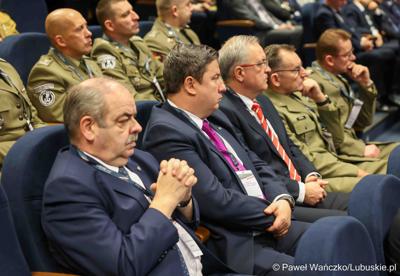Uczestnicy konferencji pn. Współczesne wyzwania dla ochrony ludności, w Akademii im. Jakuba z Paradyża w Gorzowie Wlkp. 