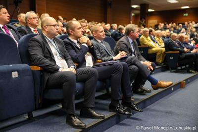 Uczestnicy konferencji pn. Współczesne wyzwania dla ochrony ludności, w Akademii im. Jakuba z Paradyża w Gorzowie Wlkp. 