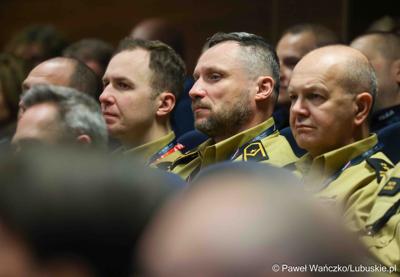 Uczestnicy konferencji pn. Współczesne wyzwania dla ochrony ludności, w Akademii im. Jakuba z Paradyża w Gorzowie Wlkp. 