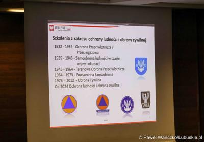 Uczestnicy konferencji pn. Współczesne wyzwania dla ochrony ludności, w Akademii im. Jakuba z Paradyża w Gorzowie Wlkp. 