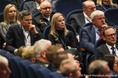 Uczestnicy konferencji pn. Współczesne wyzwania dla ochrony ludności, w Akademii im. Jakuba z Paradyża w Gorzowie Wlkp. 