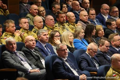 Uczestnicy konferencji pn. Współczesne wyzwania dla ochrony ludności, w Akademii im. Jakuba z Paradyża w Gorzowie Wlkp. 