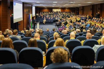 Uczestnicy konferencji pn. Współczesne wyzwania dla ochrony ludności, w Akademii im. Jakuba z Paradyża w Gorzowie Wlkp. 