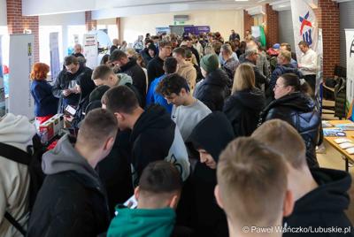 XIII Powiatowe Targi Edukacji i Pracy w auli Centrum Kształcenia Zawodowego i Ustawicznego w Sulechowie