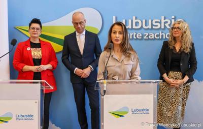 Uczestnicy konferencji prasowej na temat zbliżającego się XV Lubuskiego Kongresu Kobiet 