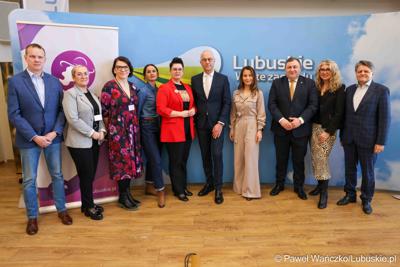 Uczestnicy konferencji prasowej na temat zbliżającego się XV Lubuskiego Kongresu Kobiet 