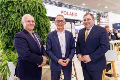 Lubuskie na międzynarodowych Targach Turystycznych ITB Berlin 2025

 Tegoroczne polskie stoisko narodowe koncentruje się na promocji turystyki kulinarnej oraz prezydencji Polski w Unii Europejskiej.
Wśród regionów prezentujących swoją ofertę nie mogło zabraknąć Województwa Lubuskiego. Nasz region promuje swoje unikalne walory – malownicze krajobrazy, bogatą ofertę enoturystyczną oraz aktywne formy wypoczynku w otoczeniu natury. 