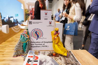 Lubuskie na międzynarodowych Targach Turystycznych ITB Berlin 2025

 Tegoroczne polskie stoisko narodowe koncentruje się na promocji turystyki kulinarnej oraz prezydencji Polski w Unii Europejskiej.
Wśród regionów prezentujących swoją ofertę nie mogło zabraknąć Województwa Lubuskiego. Nasz region promuje swoje unikalne walory – malownicze krajobrazy, bogatą ofertę enoturystyczną oraz aktywne formy wypoczynku w otoczeniu natury. 