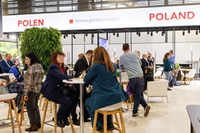 Lubuskie na międzynarodowych Targach Turystycznych ITB Berlin 2025

 Tegoroczne polskie stoisko narodowe koncentruje się na promocji turystyki kulinarnej oraz prezydencji Polski w Unii Europejskiej.
Wśród regionów prezentujących swoją ofertę nie mogło zabraknąć Województwa Lubuskiego. Nasz region promuje swoje unikalne walory – malownicze krajobrazy, bogatą ofertę enoturystyczną oraz aktywne formy wypoczynku w otoczeniu natury. 