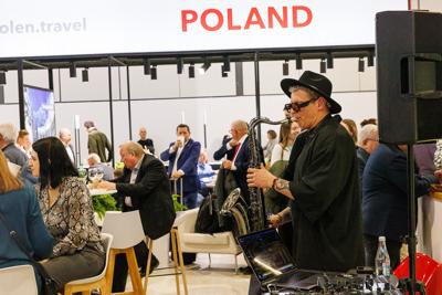 Lubuskie na międzynarodowych Targach Turystycznych ITB Berlin 2025

 Tegoroczne polskie stoisko narodowe koncentruje się na promocji turystyki kulinarnej oraz prezydencji Polski w Unii Europejskiej.
Wśród regionów prezentujących swoją ofertę nie mogło zabraknąć Województwa Lubuskiego. Nasz region promuje swoje unikalne walory – malownicze krajobrazy, bogatą ofertę enoturystyczną oraz aktywne formy wypoczynku w otoczeniu natury. 