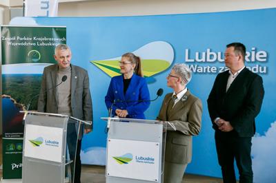 6 marca 2025 r. Dyrektor Zespołu Parków Krajobrazowych Województwa Lubuskiego w Gorzowie Wlkp. Alina Jągowska oraz dr Ewa Pawlak – Dyrektor Muzeum Lubuskiego w Gorzowie Wlkp. podpisały porozumienie o współpracy w zakresie upowszechniania dziedzictwa kulturowego i ochrony dóbr kultury oraz zachowania i popularyzowania wartości historycznych i kulturowych.  