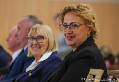 Uczestnicy VIII zwyczajnej sesji Sejmiku Województwa Lubuskiego w Sali Kolumnowej Urzędu Marszałkowskiego Województwa Lubuskiego w Zielonej Górze 