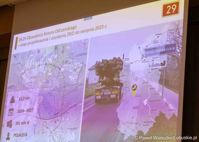 Prezentacja GDDKiA podczas VIII zwyczajnej sesji Sejmiku Województwa Lubuskiego w Sali Kolumnowej Urzędu Marszałkowskiego Województwa Lubuskiego w Zielonej Górze 