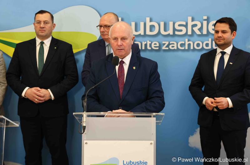 Uczestnicy konferencji prasowej przed Debatą Rolną 2025 w Urzędzie Marszałkowskim