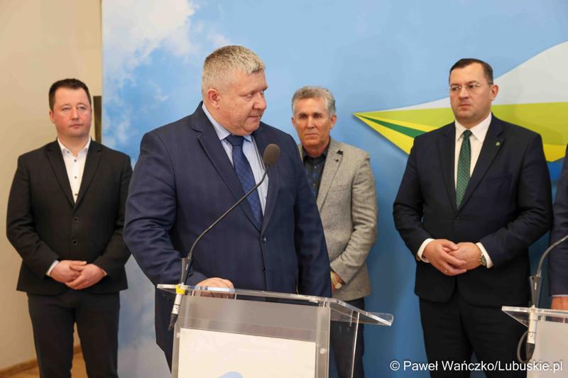 Uczestnicy konferencji prasowej przed Debatą Rolną 2025 w Urzędzie Marszałkowskim