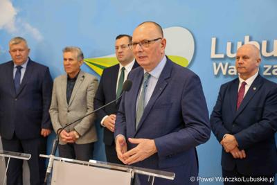 Uczestnicy konferencji prasowej przed Debatą Rolną 2025 w Urzędzie Marszałkowskim