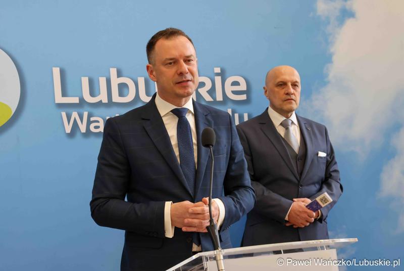 Uczestnicy debaty nt. strategii turystycznej dla województwa lubuskiego, w Urzędzie Marszałkowskim Województwa Lubuskiego w Zielonej Górze