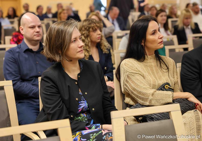 Uczestnicy debaty nt. strategii turystycznej dla województwa lubuskiego, w Urzędzie Marszałkowskim Województwa Lubuskiego w Zielonej Górze