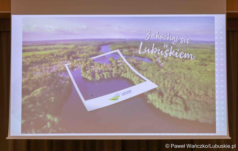 Uczestnicy debaty nt. strategii turystycznej dla województwa lubuskiego, w Urzędzie Marszałkowskim Województwa Lubuskiego w Zielonej Górze