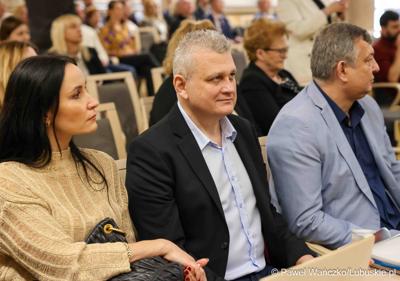 Uczestnicy debaty nt. strategii turystycznej dla województwa lubuskiego, w Urzędzie Marszałkowskim Województwa Lubuskiego w Zielonej Górze 