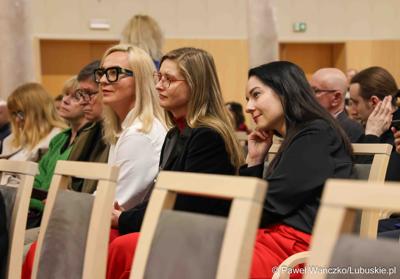 Uczestnicy debaty nt. strategii turystycznej dla województwa lubuskiego, w Urzędzie Marszałkowskim Województwa Lubuskiego w Zielonej Górze 
